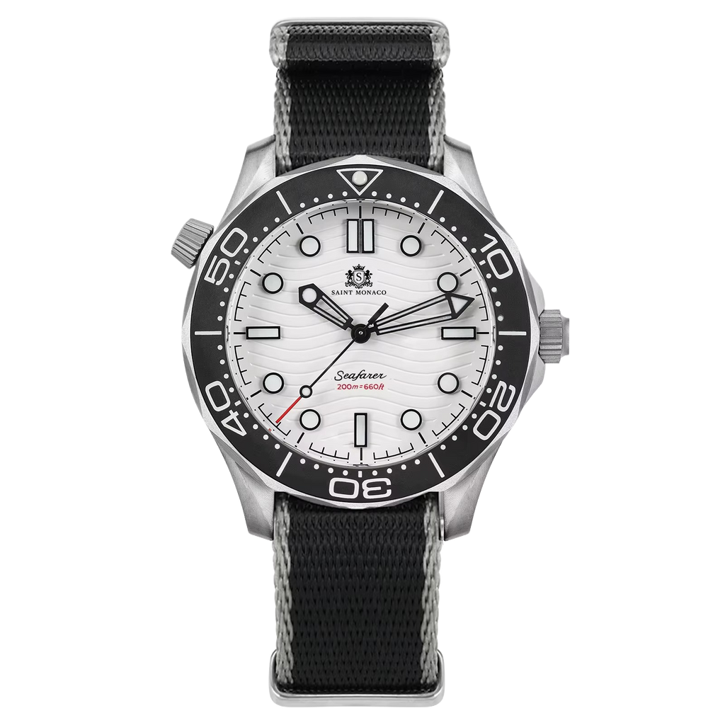 DIVER 007 — Nylon White Wave / NATO Strap