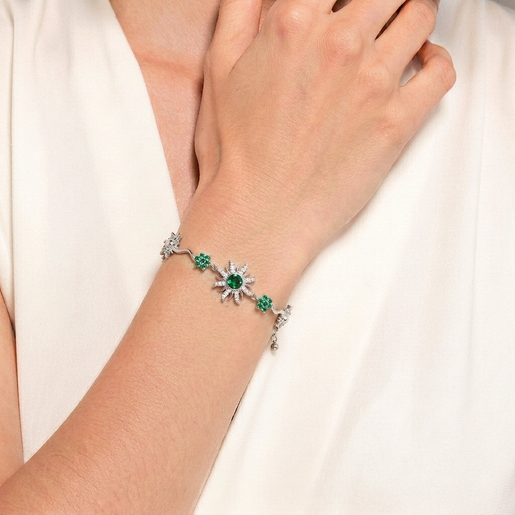 Tiana Bracelet detail